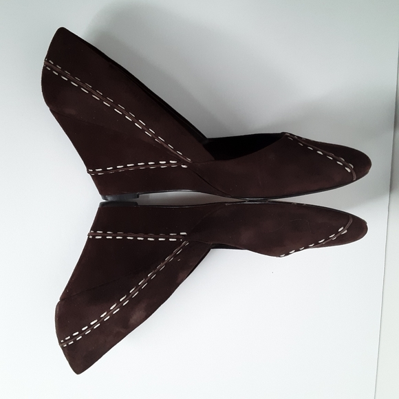Cole Haan brown wedge with topstitching - Picture 4 of 8